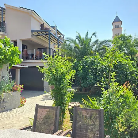 Damir With Terrace In Garden * Crikvenica