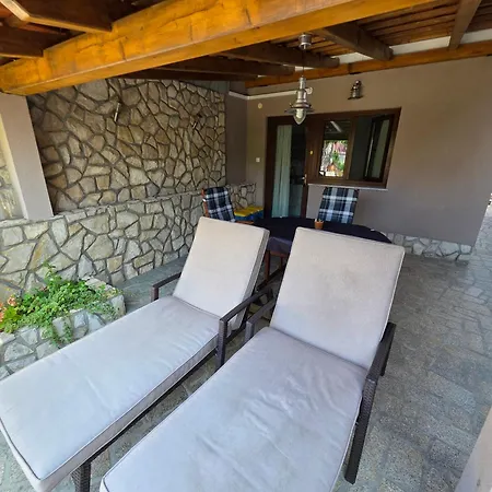 Damir With Terrace In Garden Διαμέρισμα Crikvenica