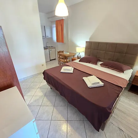 Damir With Terrace In Garden