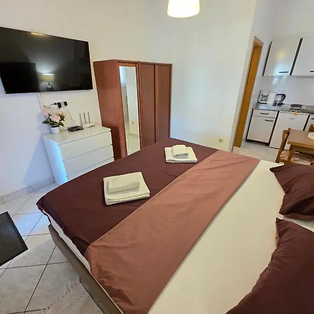 Διαμέρισμα Damir With Terrace In Garden