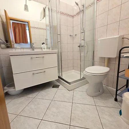 Damir With Terrace In Garden Appartement *