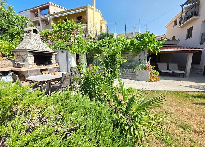 Damir With Terrace In Garden Crikvenica