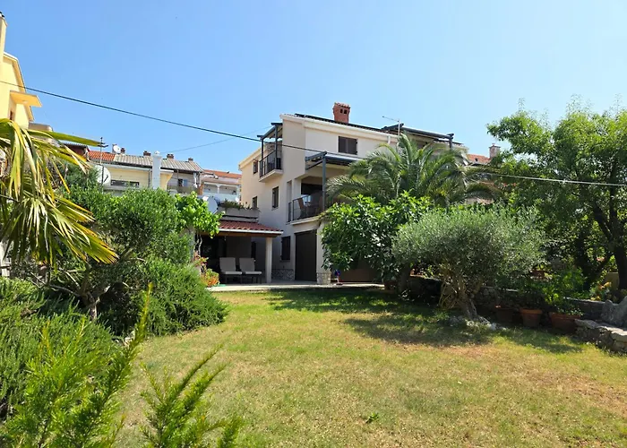Damir With Terrace In Garden